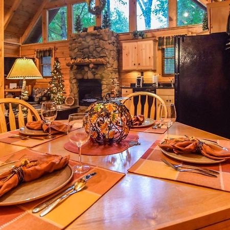 Beary Cozy Cabin Sevierville Exterior photo