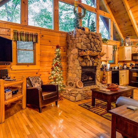 Beary Cozy Cabin Sevierville Exterior photo