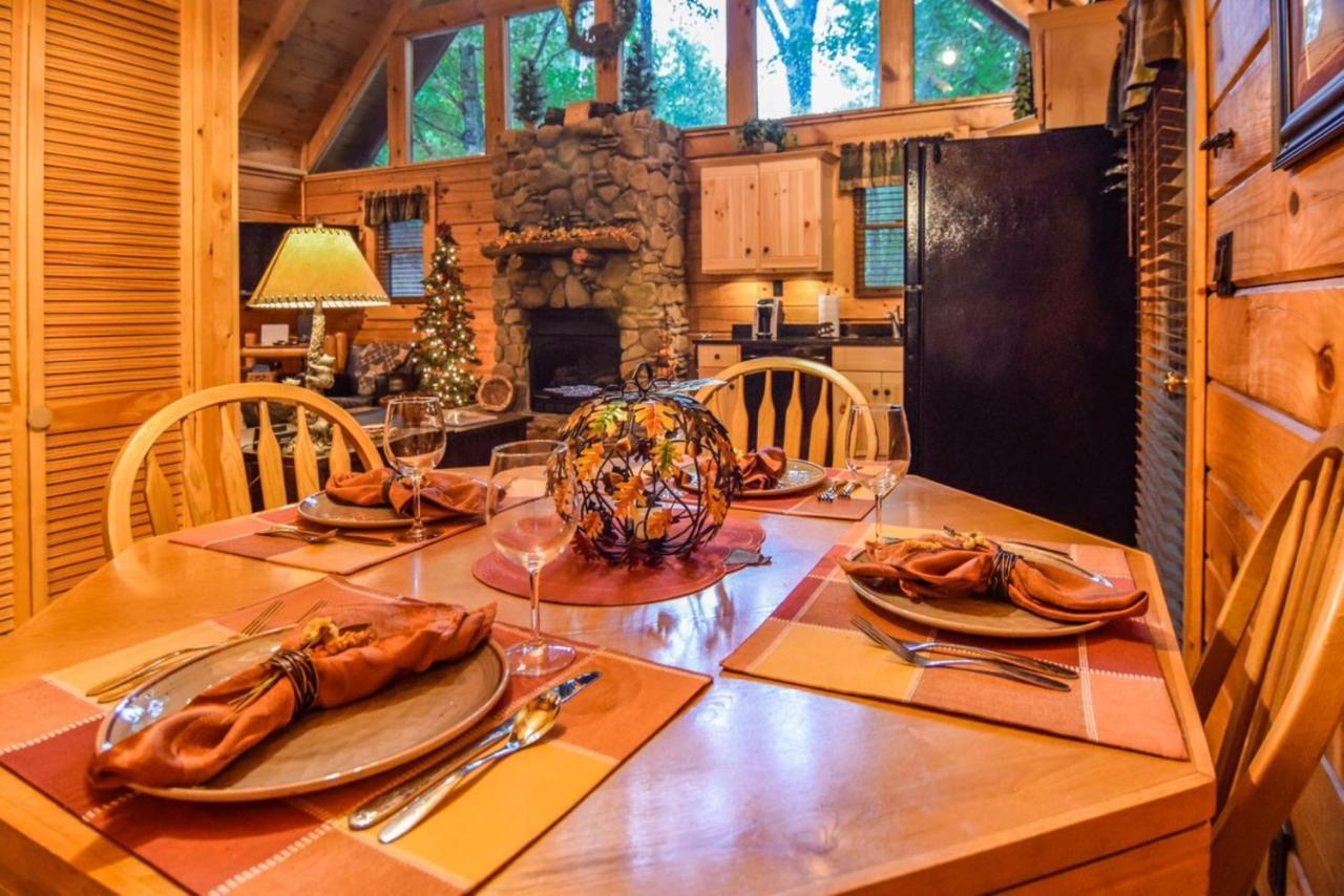 Beary Cozy Cabin Sevierville Exterior photo