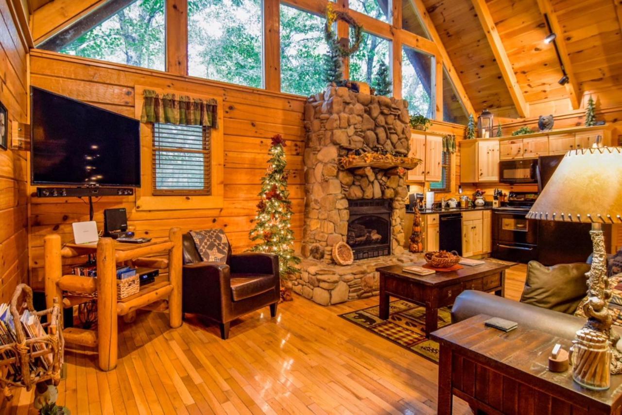 Beary Cozy Cabin Sevierville Exterior photo