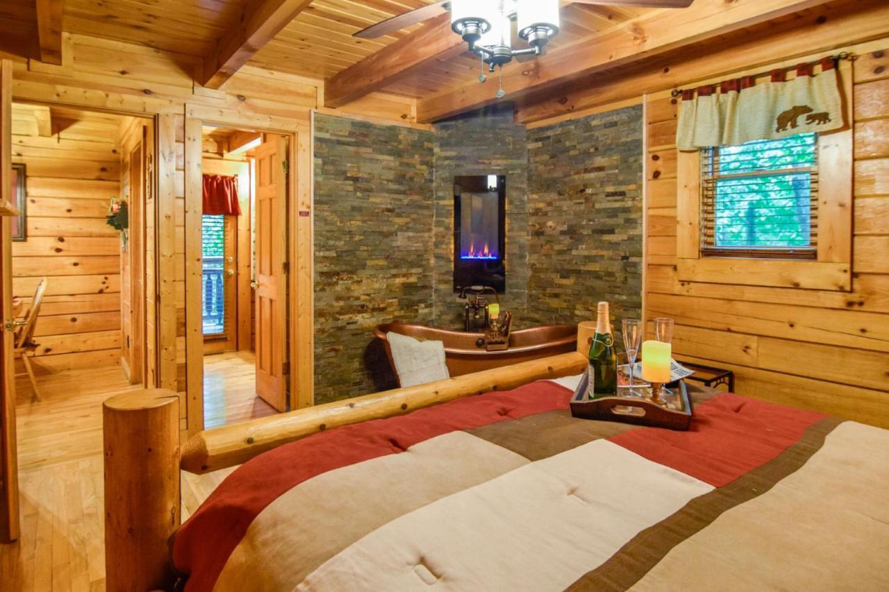 Beary Cozy Cabin Sevierville Exterior photo