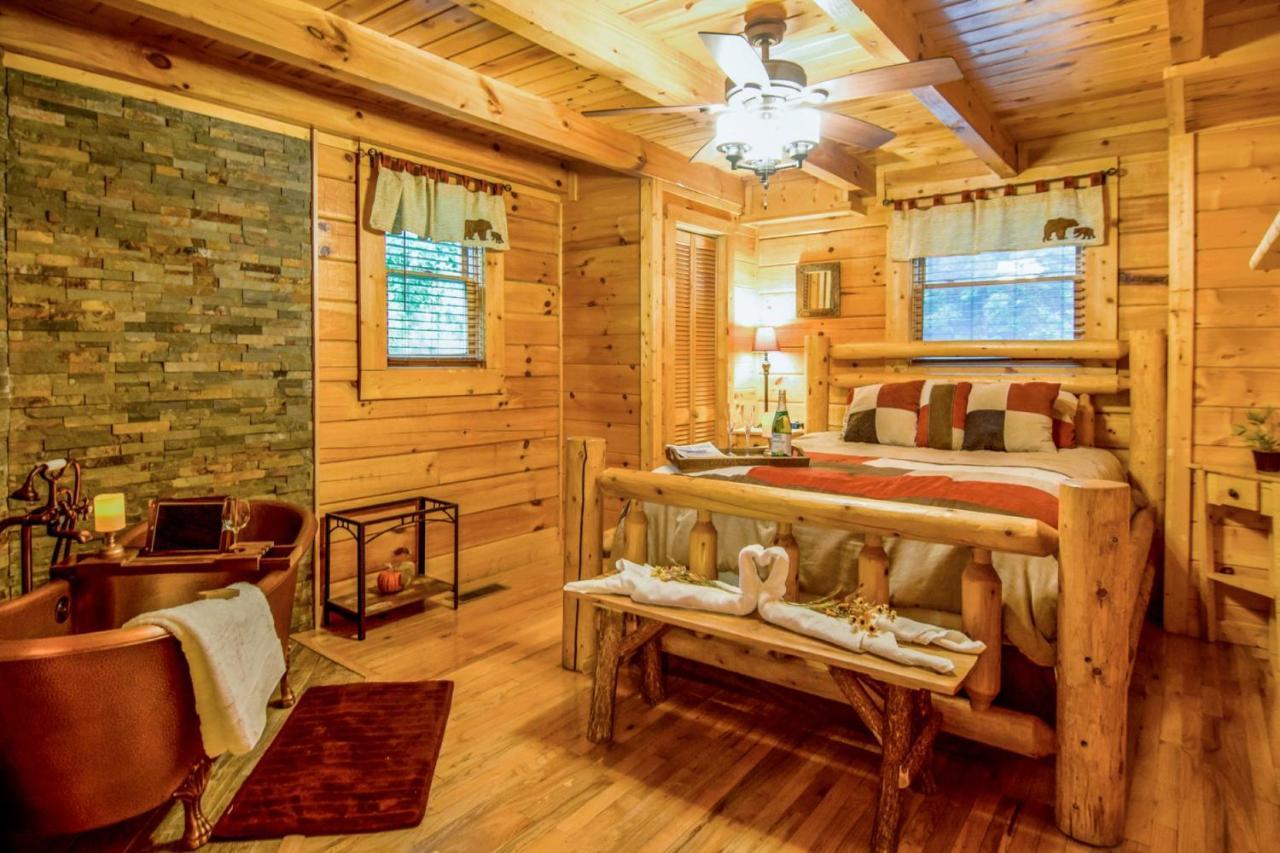Beary Cozy Cabin Sevierville Exterior photo