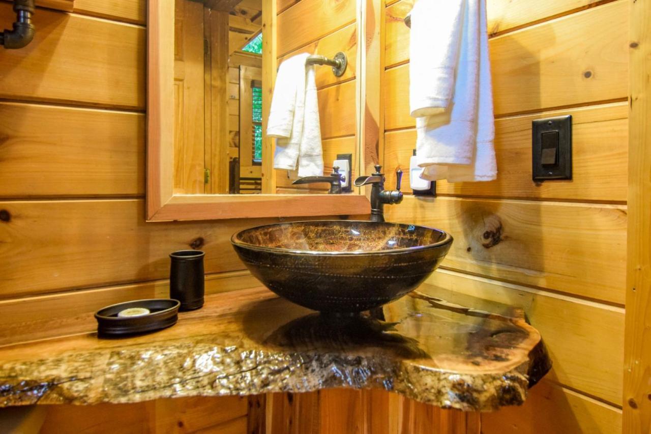 Beary Cozy Cabin Sevierville Exterior photo