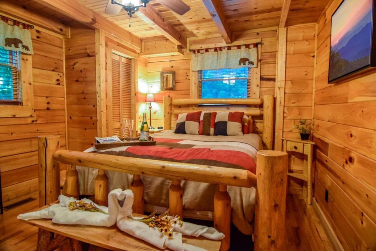 Beary Cozy Cabin Sevierville Exterior photo